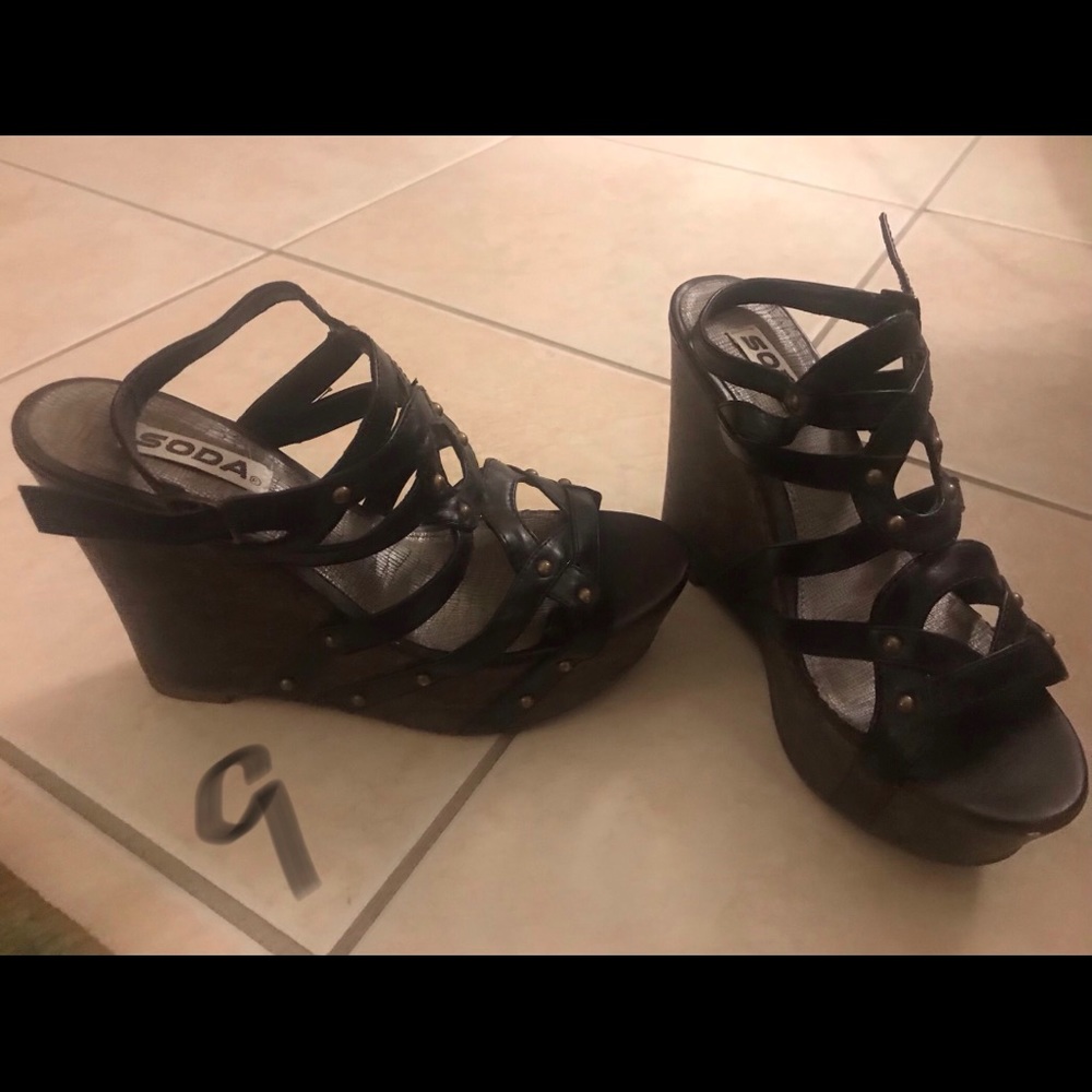 Wedge sandals